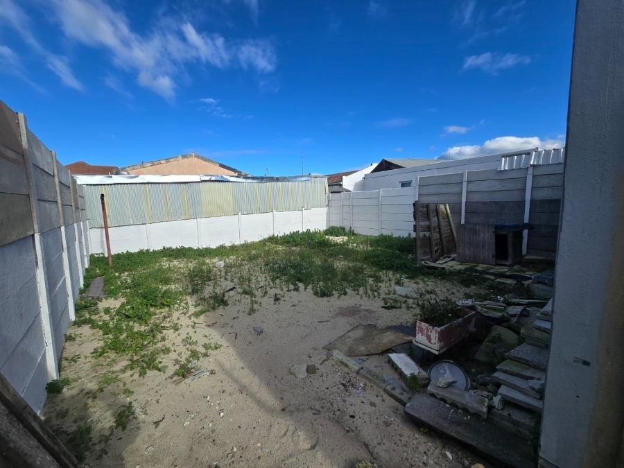 3 Bedroom Property for Sale in Strandfontein Village Western Cape